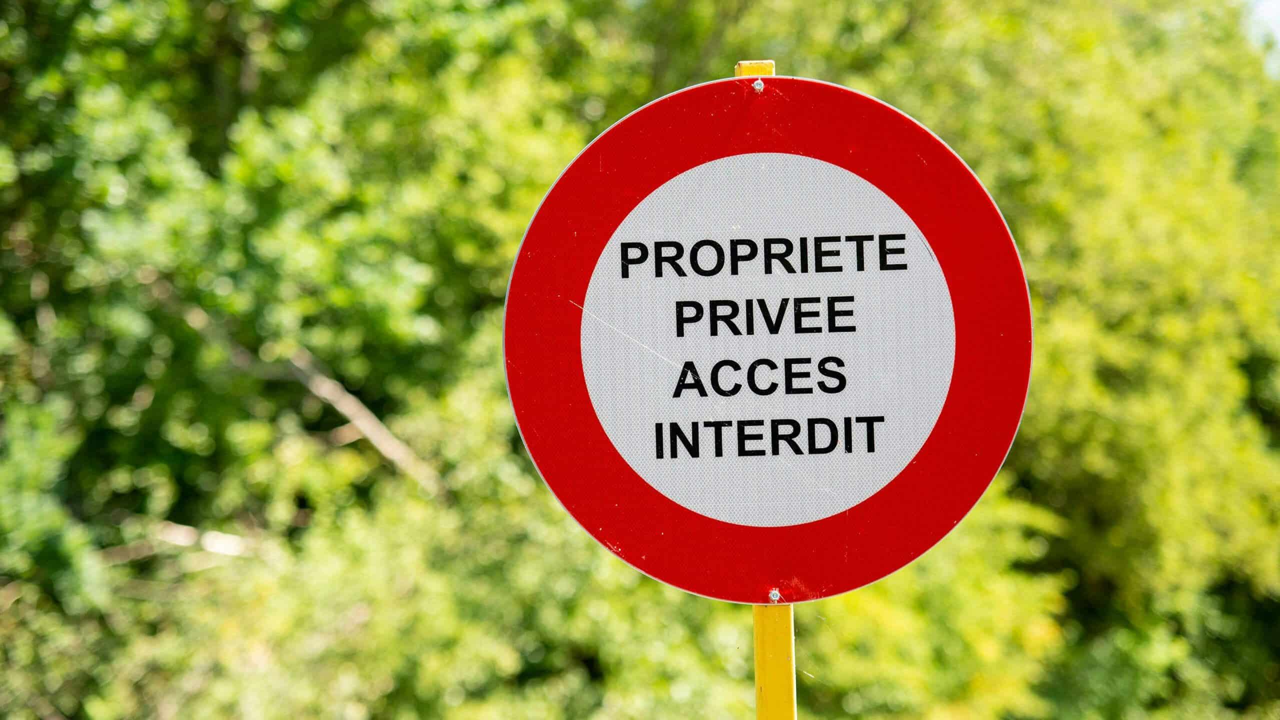 création d'un accès de propriété privée sur la voie publique démarches et règles