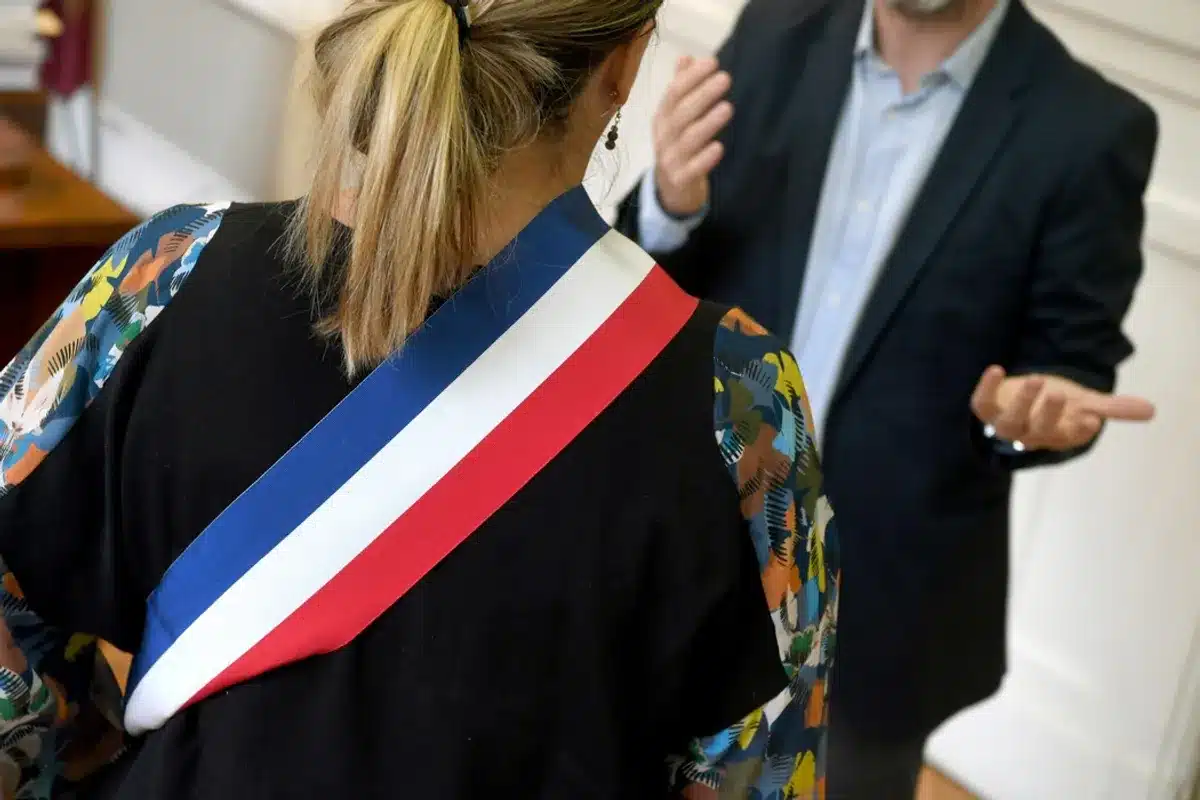 quels sont les devoirs du maire envers ses citoyens