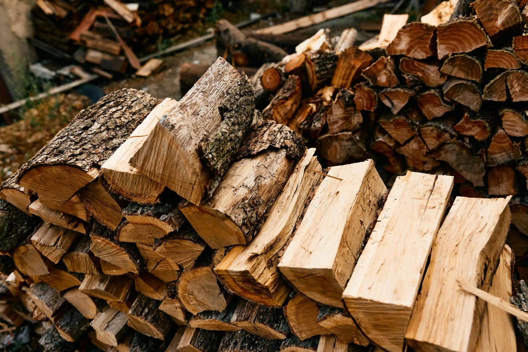 Chauffage au bois interdit à partir de 2027 : voici la liste officielle (et exhaustive) des appareils concernés