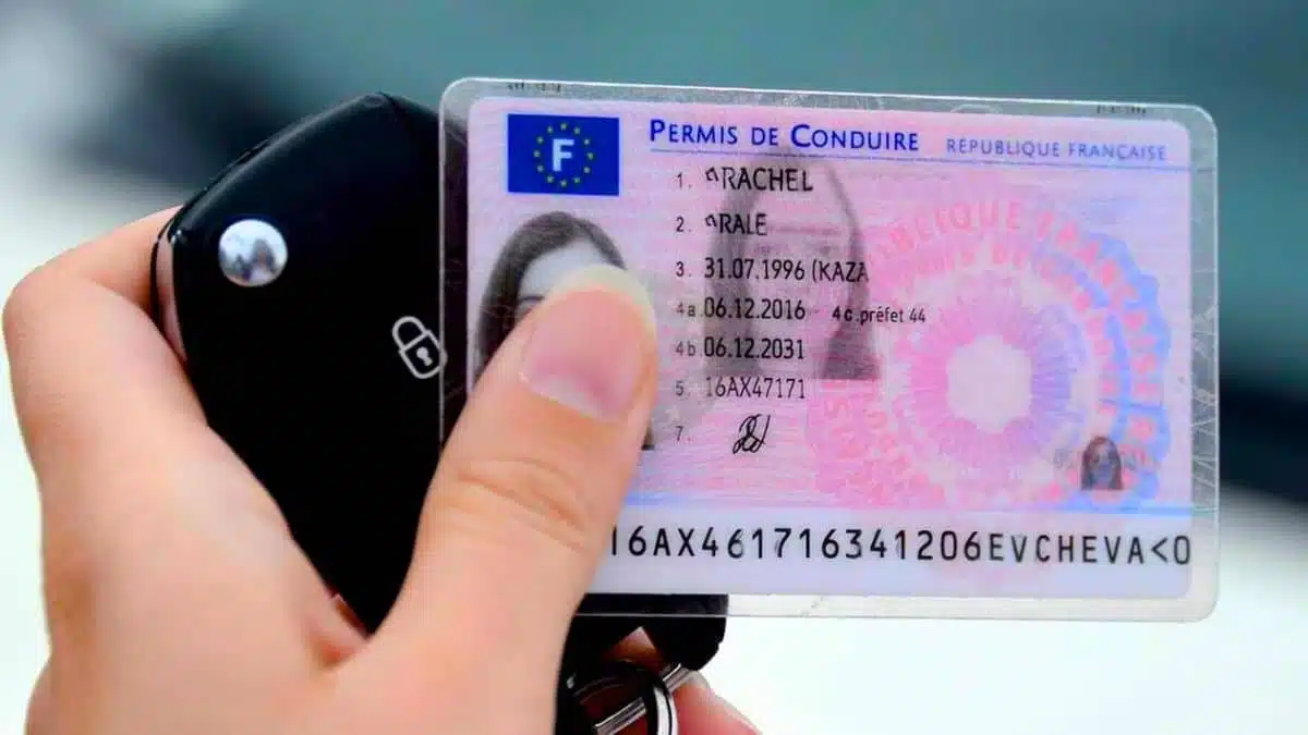 La nouvelle est tombée : il sera désormais obligatoire de changer votre permis par un nouveau avant cette date, sous peine d’amende