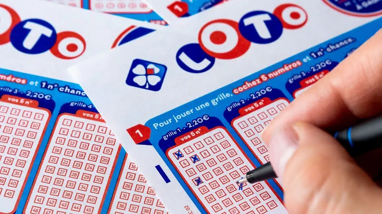 Cette retraitée de 83 ans remporte 71,5 millions d’euros mais une nouvelle règle la prive de tout, le jackpot lui échappe une semaine plus tard