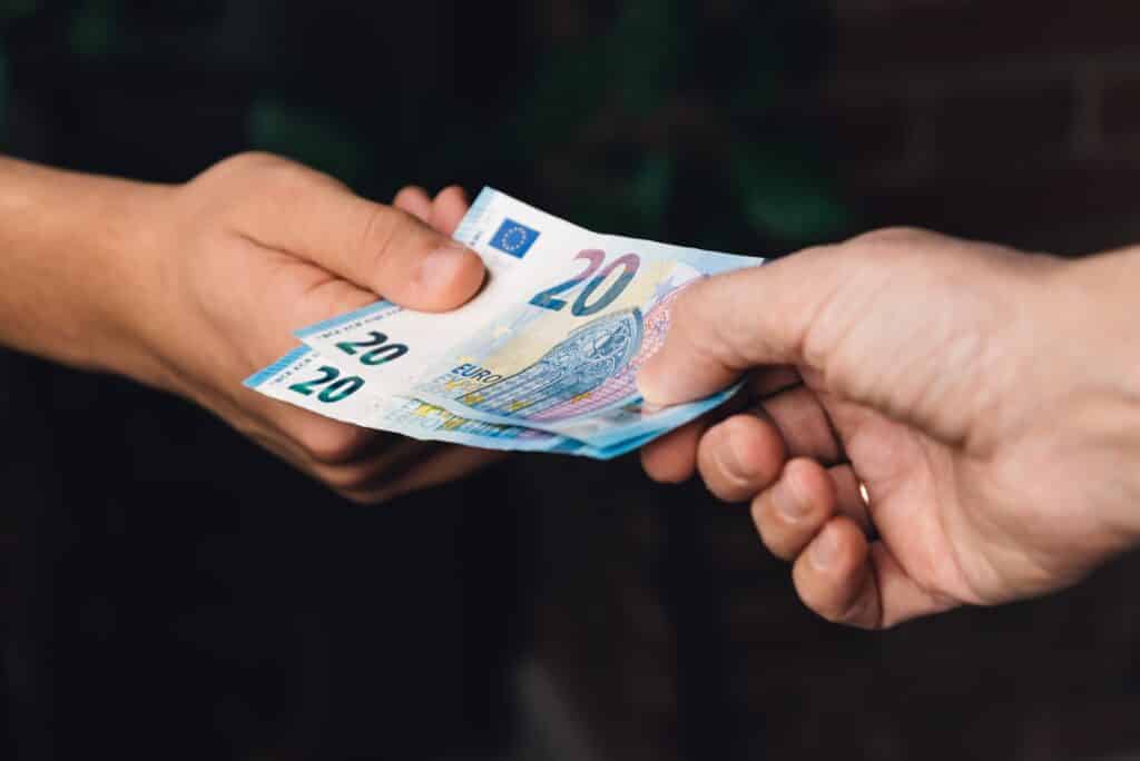 Héritage : « ma sœur peut-elle me réclamer de l’argent que mes parents m’ont donné il y a plus de 10 ans ? »