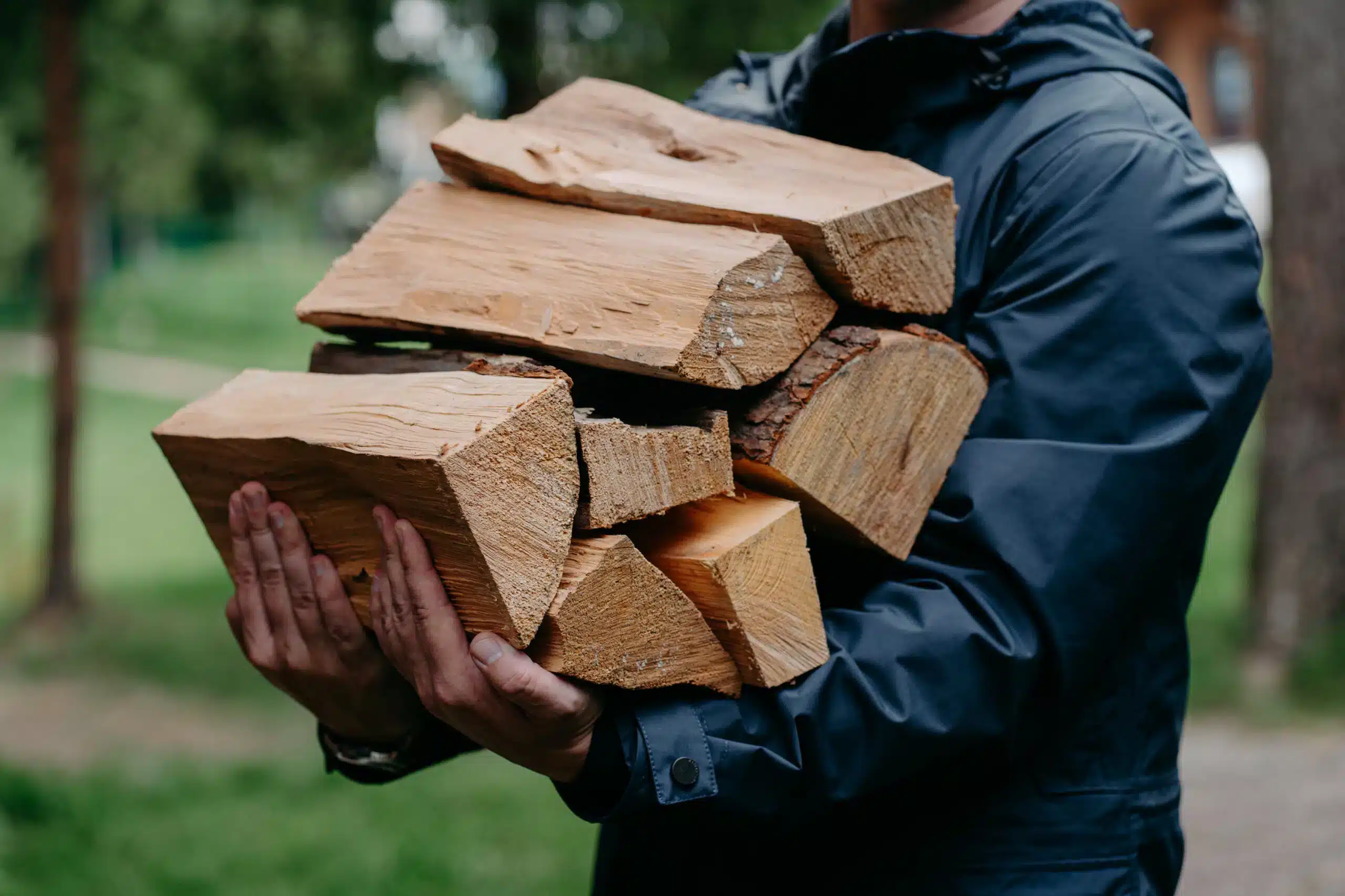 La nouvelle est tombée : il ne sera désormais plus possible de se chauffer au bois à partir de cette date si vous avez un foyer ouvert en Isère