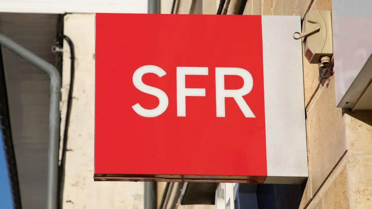 SFR c’est fini : voici ce que risquent les 18 millions de clients de l’opérateur mobile en cas de changement de propriétaire
