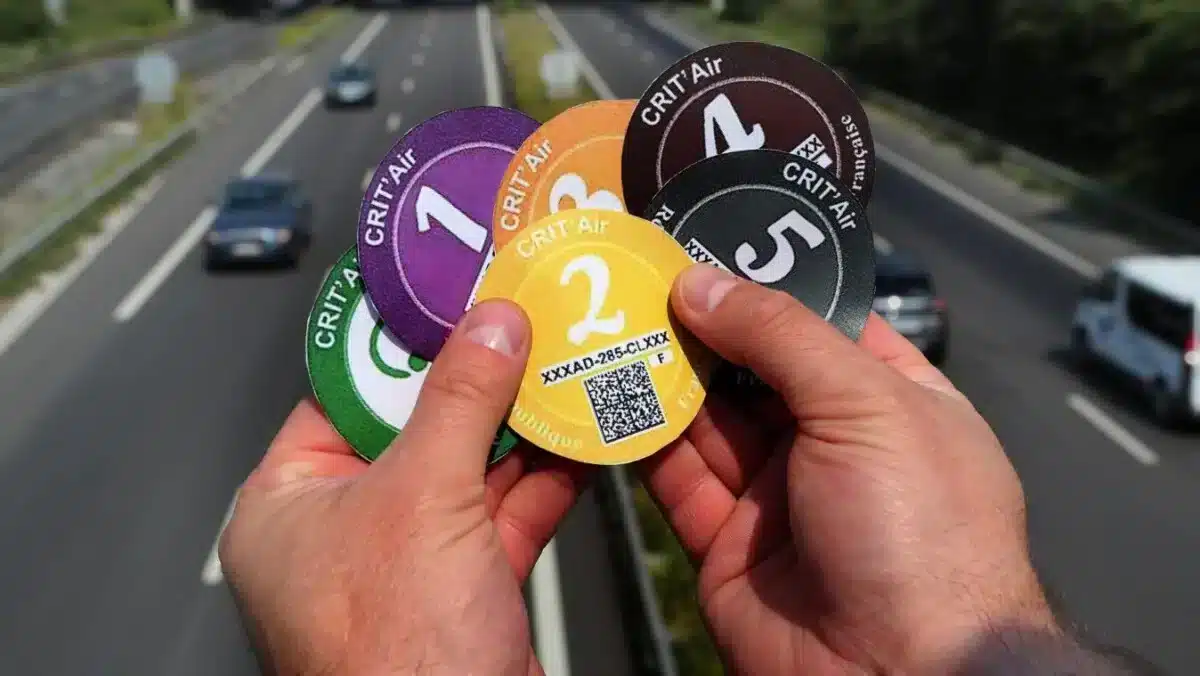 Automobilistes : Voici les 42 villes où la vignette Crit’Air sera obligatoire en 2026