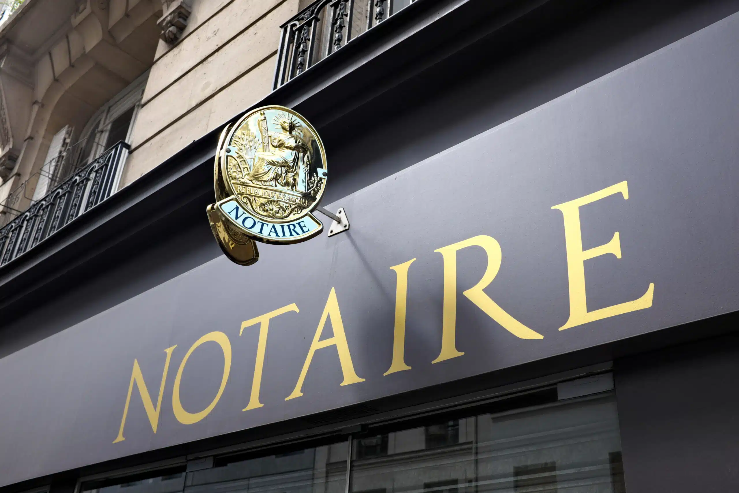 Hausse des frais de notaire en 2025 : voici les conditions pour être exonéré