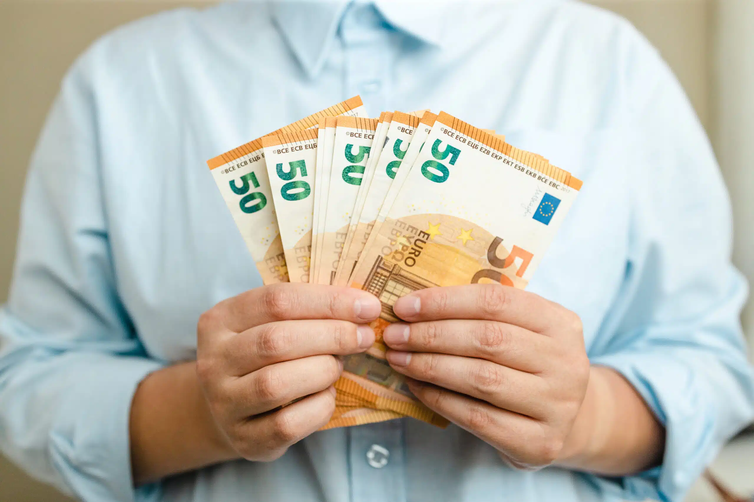 « Je touche 1605 € de retraite sans jamais avoir travaillé grâce à ces règles que peu de français connaissent »