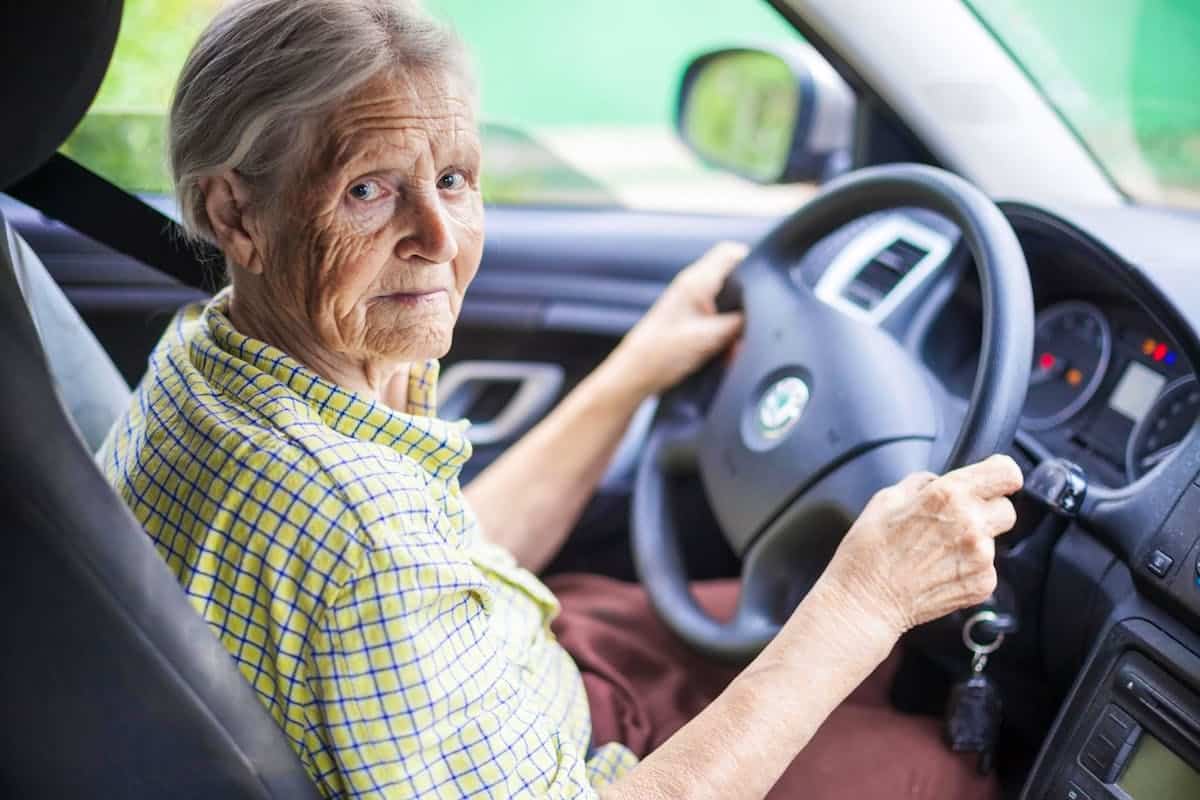 le permis à vie pour les seniors, c'est fini à partir de 2030 voici les nouvelles règles que l'union européenne veut mettre en place