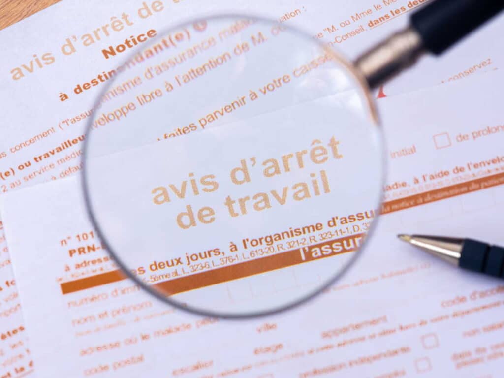 « on marche sur la tête », en arrêt maladie, elle touche son salaire de 6 000€ par mois depuis 16 ans sans travailler
