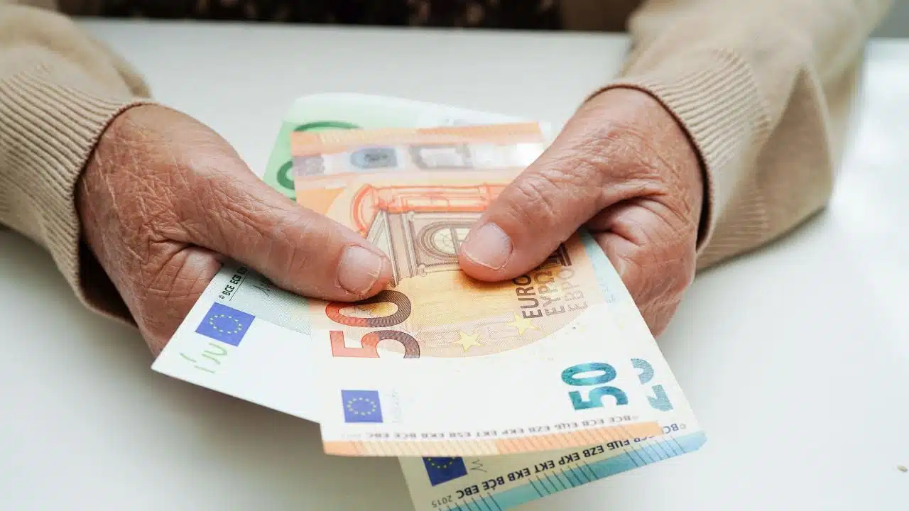Retraite : « j’ai touché le RSA toute ma vie, voici la somme à 4 chiffres que je touche tous les mois »