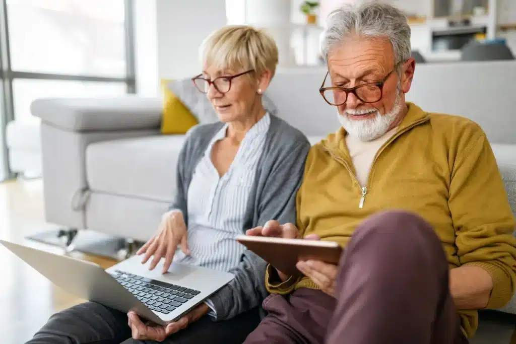 un revenu mensuel garanti pour les retraités en cas de retard de versement de pension à partir de cette date, on fait le point