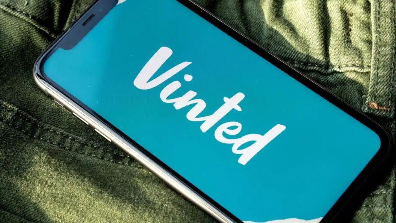Vinted : elle vend plus de 100 articles en un jour avec ChatGPT et gagne 685€ facilement, voici sa méthode
