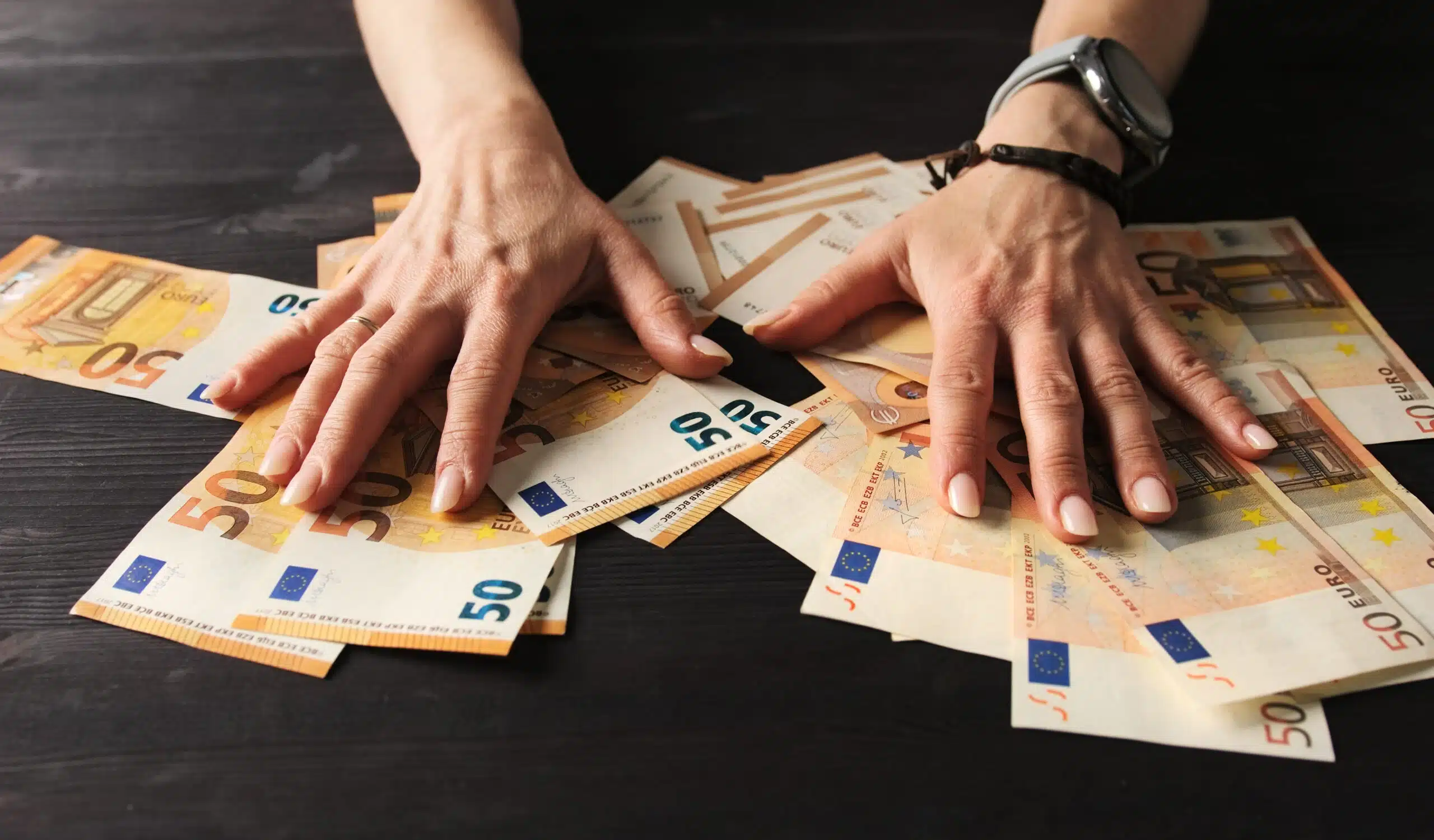 Argent : Si votre compte dépasse ce montant, la banque vous considèrera comme riche et vous aurez des d’avantages d’exclusifs