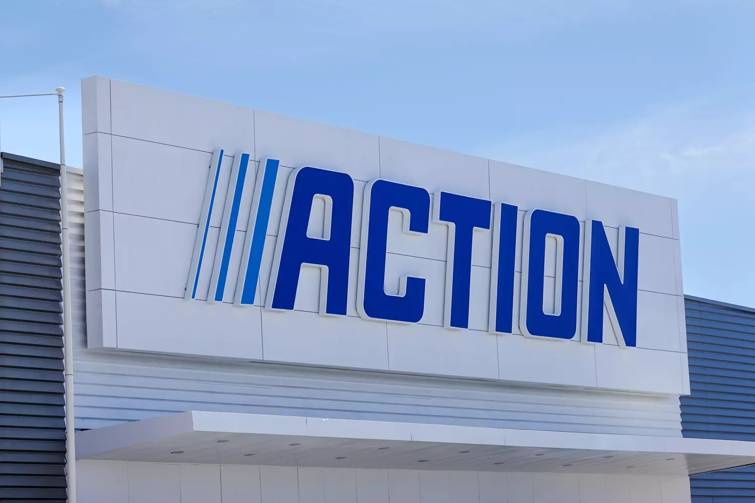« C’est encore mieux et beaucoup moins cher qu’Action » : ce grand magasin de déstockage va ouvrir ses portes dans cette ville