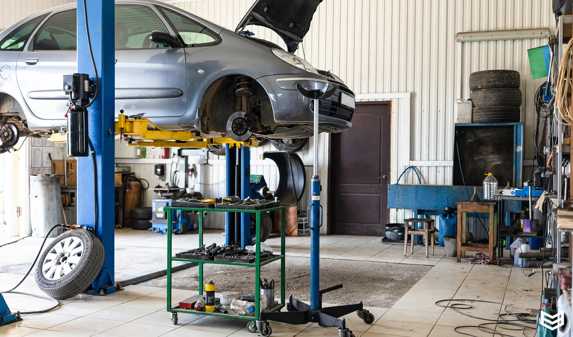 « C’est un enfer, tous les 6 mois je suis au garage » : l’électronique moderne des voitures cause-t-elle trop de pannes ?