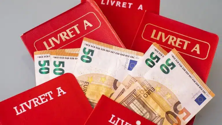 paris: livret a, le placement prefere des francais a atteint des records de collecte