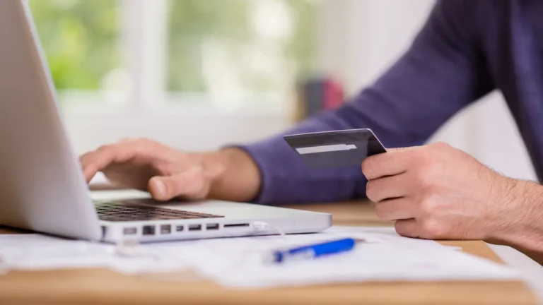 virements bancaires suspendus du 2 au 7 avril 2026, ce qui fonctionne pendant pâques