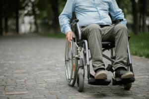 AAH et retraite : basculement, cumul et calcul en 2026