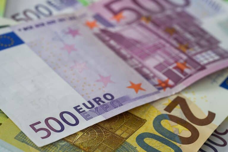 Gaz, impôts, CAF, chèque énergie... tout ce qui change pour vos finances en mai