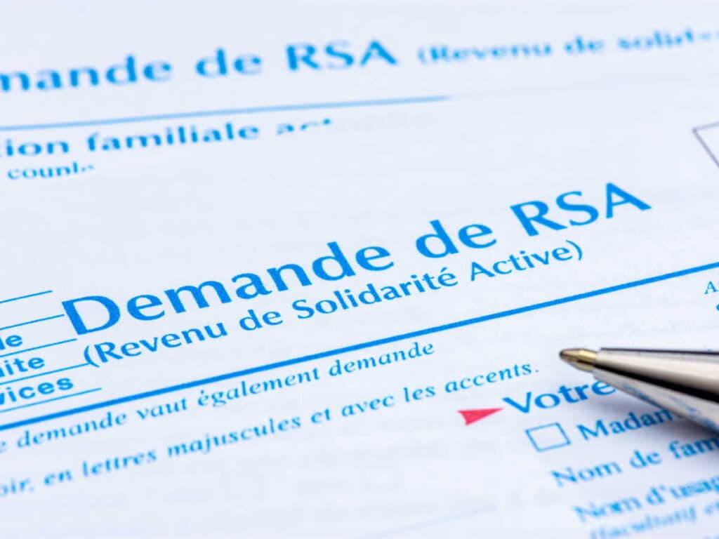 rsa et prime d'activité un décret intègre le congé de naissance dans les déclarations caf