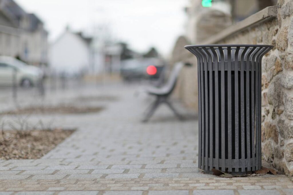 poubelle urbaine équiper vos espaces publics efficacement