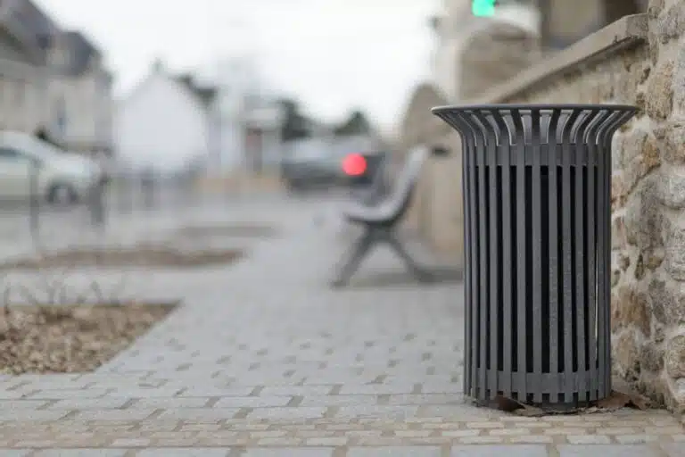 poubelle urbaine équiper vos espaces publics efficacement