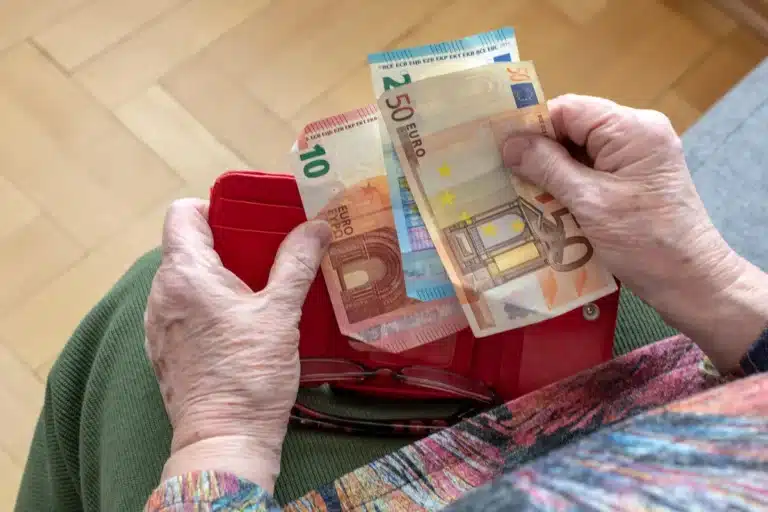 gel des retraites 2027 les 3 scénarios du gouvernement et ce qu ils changent