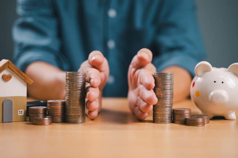 usufruitier et nu propriétaire qui paie la taxe foncière, la toiture et ifi, et qui peut vendre